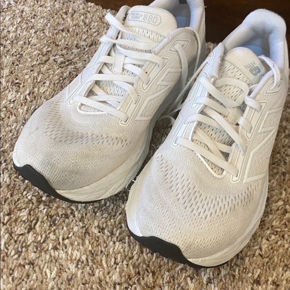 New Balance White Athletic Shoes ππ₯°β¨ - Picture 6 of 6